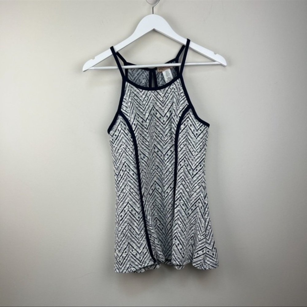 Brand new tank top perfect for the Summer
